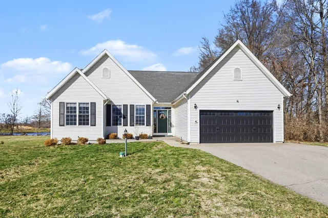 7285 Paw Paw Ave, Watervliet, MI 49098