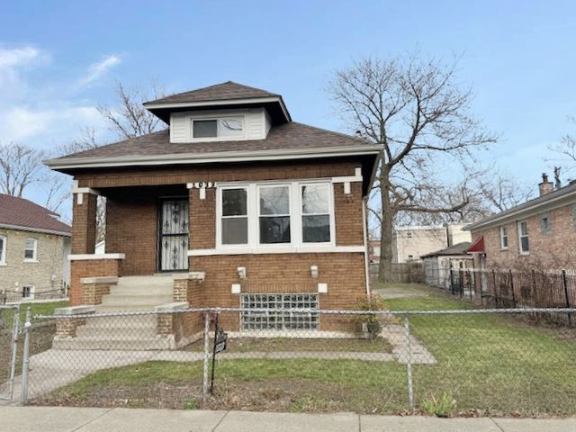1033 N  Harding Ave, Chicago, IL 60651