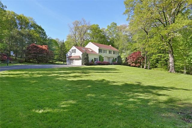 17 Witherell Dr, Greenwich, CT 06831