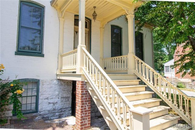929 N  3rd St #4, Saint Charles, MO 63301