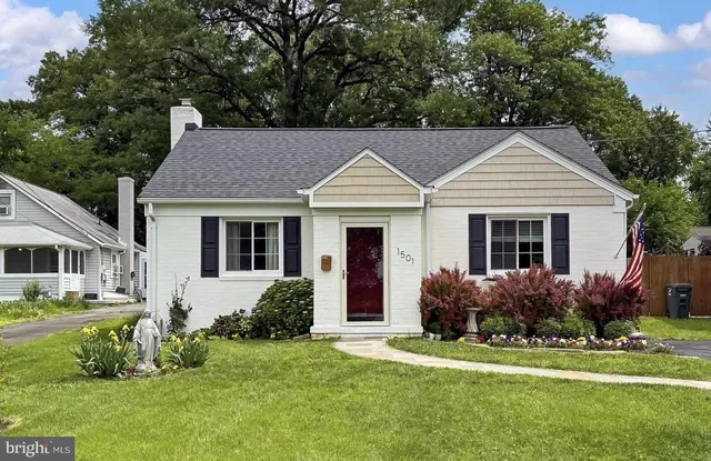 1501 S  Randolph St, Arlington, VA 22204