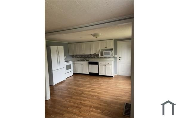 35903 Shelley Dr, Leesburg, FL 34788