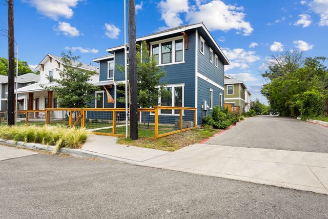 918 N  Olive St, San Antonio, TX 78202