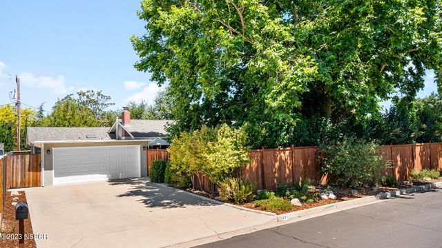 221 Willow Dr, Solvang, CA 93463