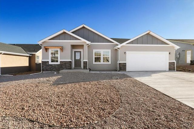 204 High Meadows Dr, Florence, CO 81226