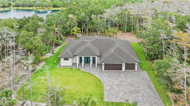 209 35th Ave NW, Naples, FL 34120