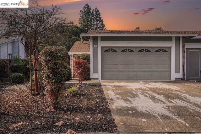 725 Heather Pl, Brentwood, CA 94513