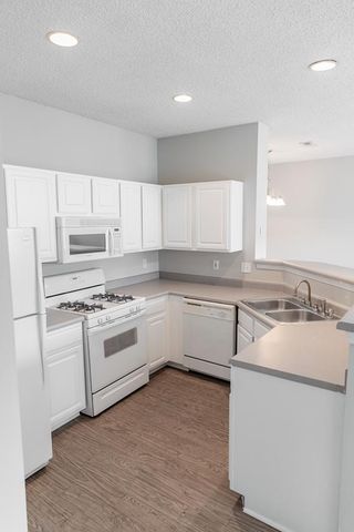 3170 Mapleleaf Dr #111, Lexington, KY 40509
