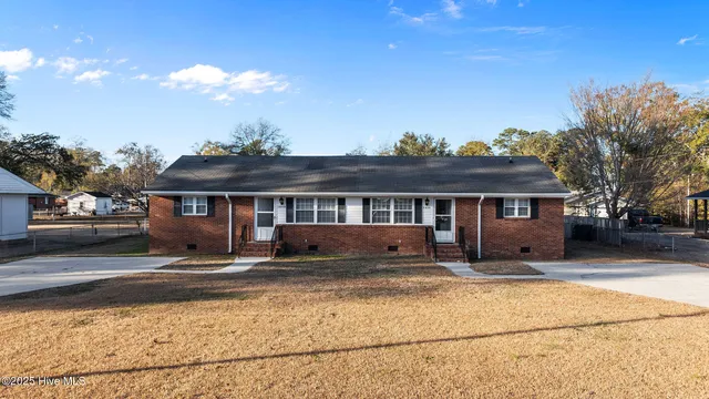 2800 Ridgecrest Drive #A & B, Goldsboro, NC 27534