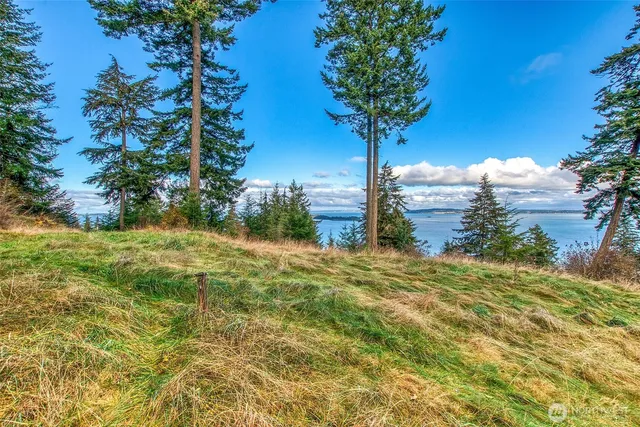 359 Georgia Strait Lane, Eastsound, WA 98245