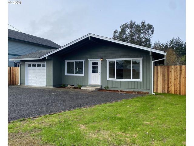 655 Ivy St, Florence, OR 97439