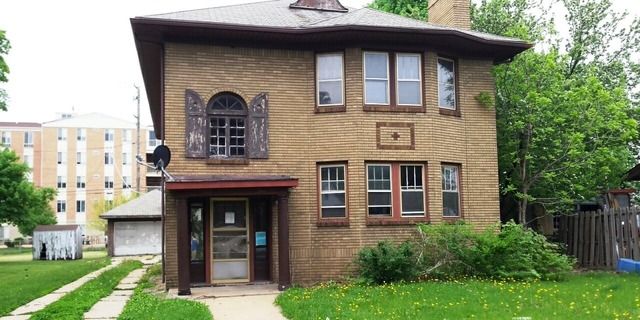 2111 S  4th St, Rockford, IL 61104