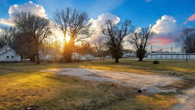 11746 E Dewey Street, Weaubleau, MO 65774