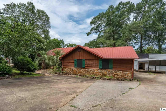 715 Piney Point Rd, Farmerville, LA 71241