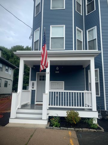 13 Beckford St #2A, Beverly, MA 01915