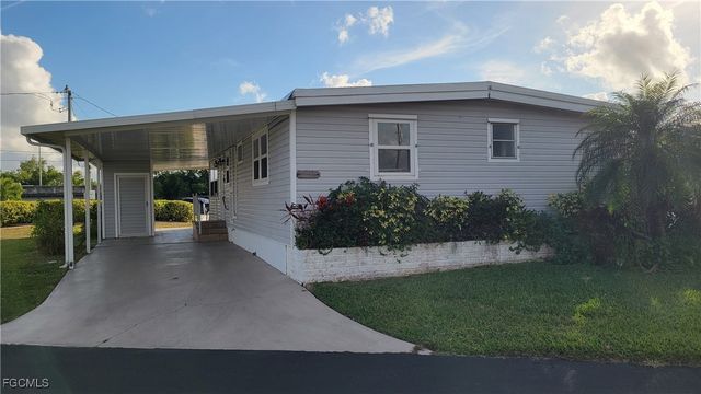 44A Channel Ln, Fort Myers, FL 33905