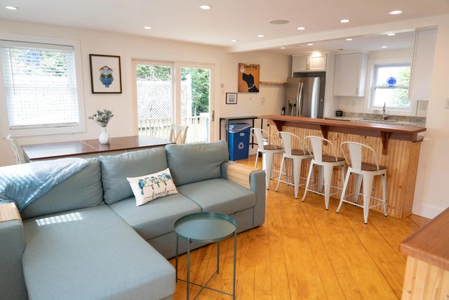 19 Renear St #1, Vineyard Haven, MA 02568