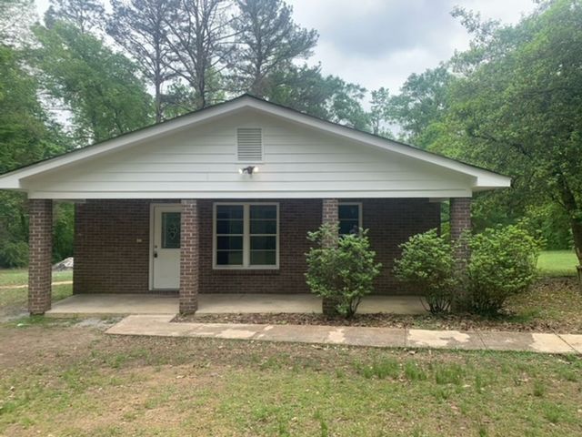 60005 Earnest Dr, Amory, MS 38821