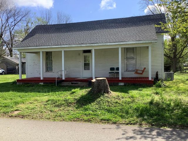 36 Bryant St, Trezevant, TN 38258