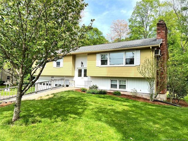 63 Bell St, Manchester, CT 06040