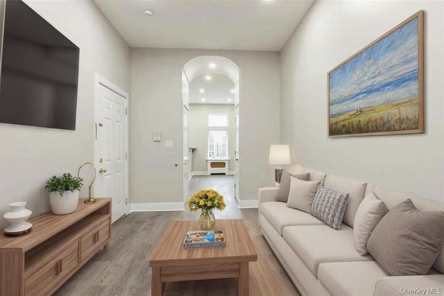 344 E  116th St #4H, New York, NY 10029
