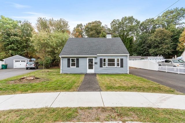 65 Alandale Pkwy, Norwood, MA 02062