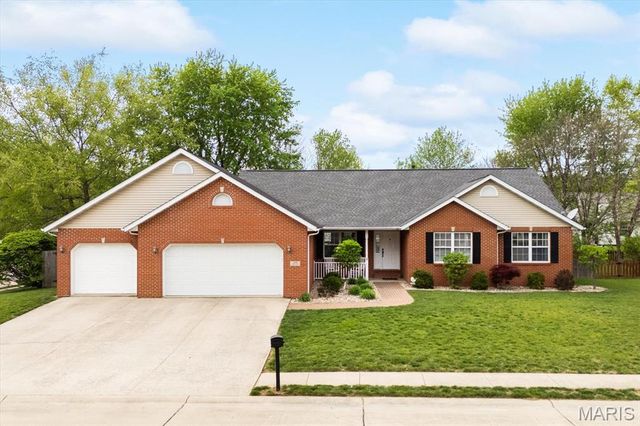 1201 Usher Dr, O Fallon, IL 62269
