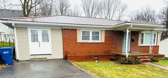 314 W  7th St, Benton, KY 42025
