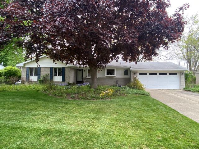 316 Paragon Dr, Troy, MI 48098