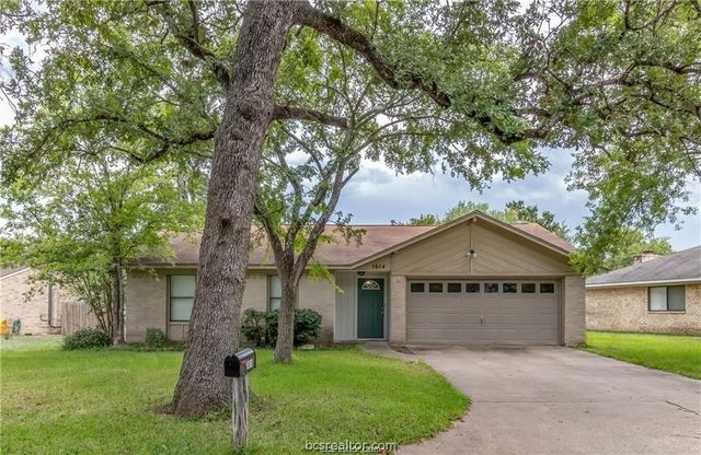 1614 Treehouse Trl, College Station, TX 77845