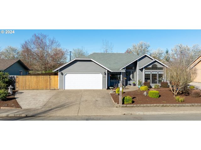 1415 SW Goucher St, McMinnville, OR 97128