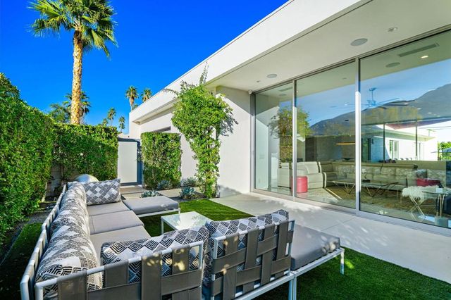 1940 S  Barona Rd, Palm Springs, CA 92264