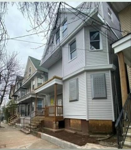 748 S  16th St, Newark, NJ 07103