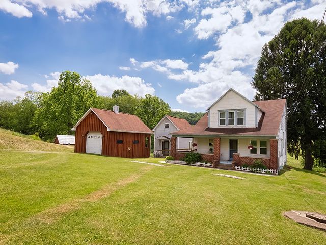 386 Fanker Rd, Harmony, PA 16037