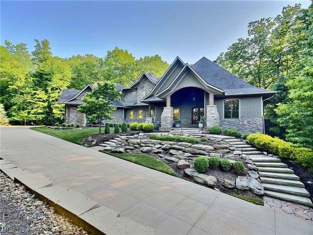 17797 Falling Water Rd, Strongsville, OH 44136