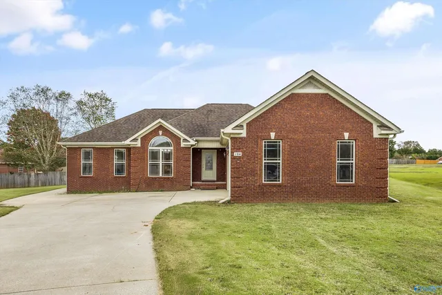 104 Louise Taylor Cir, Huntsville, AL 35811