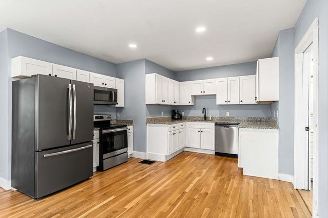 95 Rumford Dr, Webster, NH 03303