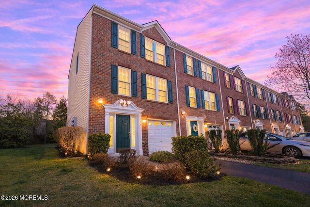 41 Abby Road, Farmingdale, NJ 07727