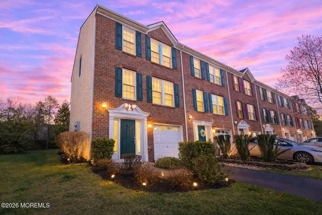 41 Abby Road, Farmingdale, NJ 07727