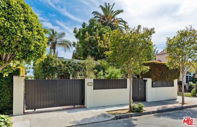 8996 Norma Pl, West Hollywood, CA 90069