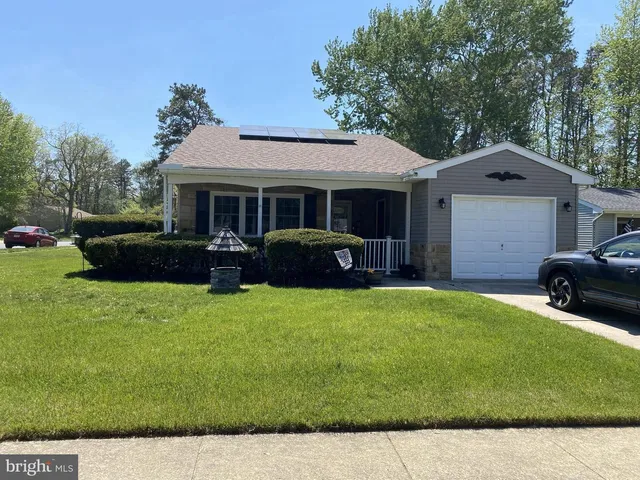 71 Huntington Dr, Southampton, NJ 08088