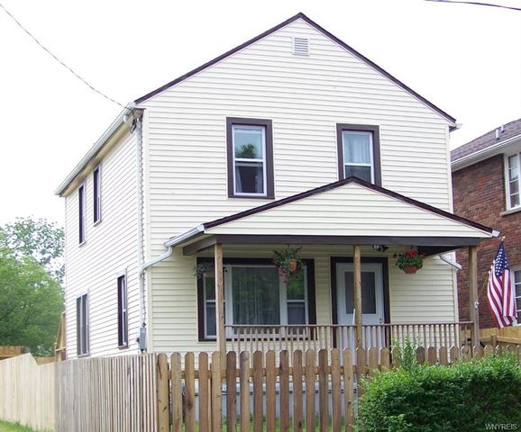 602 9th St, Niagara Falls, NY 14301