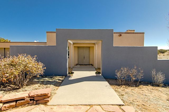 157 Jacinto Rd, Santa Fe, NM 87508