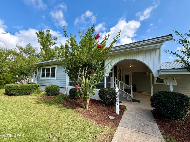 8004 Church St, Sneads, FL 32460