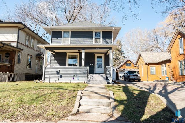 827 S  Spring Ave, Sioux Falls, SD 57104