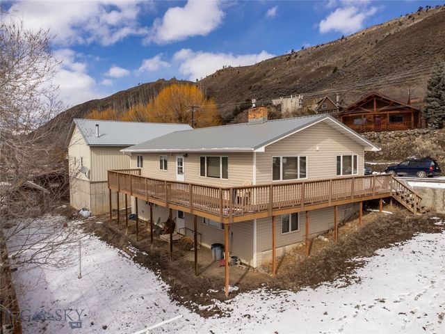 125 Granite St, Gardiner, MT 59030