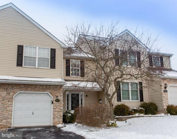 1325 Valley Dr, Lansdale, PA 19446