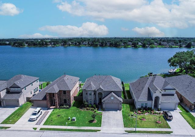 View Waterfront Homes for Sale in Seabrook, TX - 27 Houses | Trulia