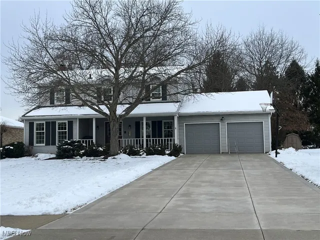6902 Kingswood Dr, Solon, OH 44139