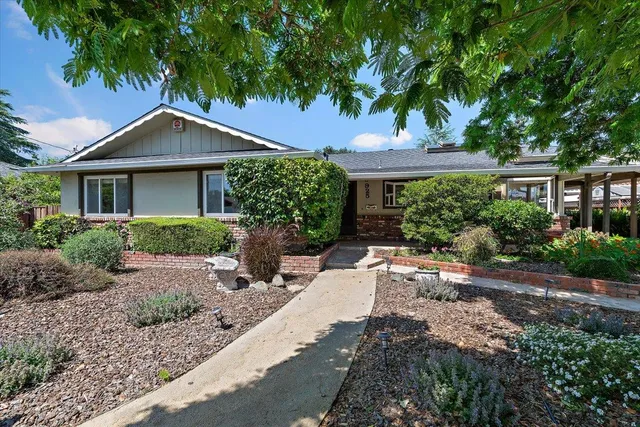 925 S  Baywood Ave, San Jose, CA 95128
